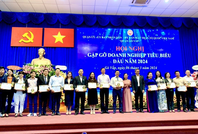 Hội nghị gặp gỡ doanh nghiệp tiêu biểu đầu năm 2024